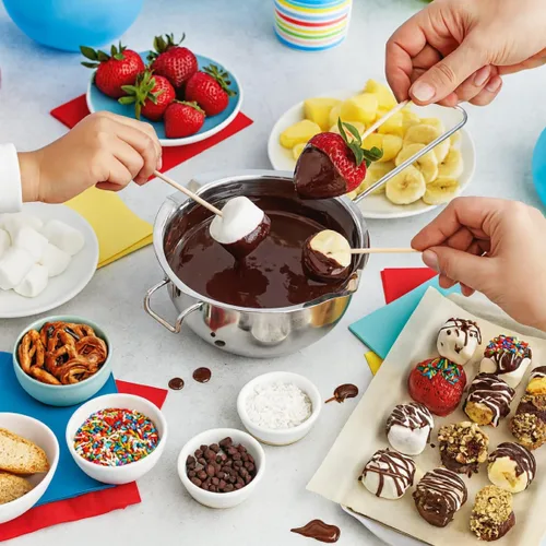Vista 4 de Mrs. Anderson's Baking Olla para derretir chocolate con boquillas de vertido, acero inoxidable pesado, capacidad de 2.5 tazas