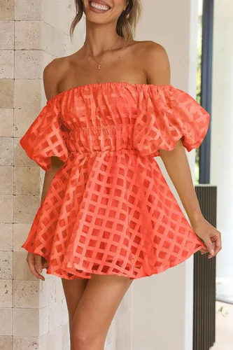 Vista 6 de PRETTYGARDEN Vestido babydoll con hombros descubiertos para mujer, manga corta abombada, casual, acampanado, con volantes, vestidos de verano