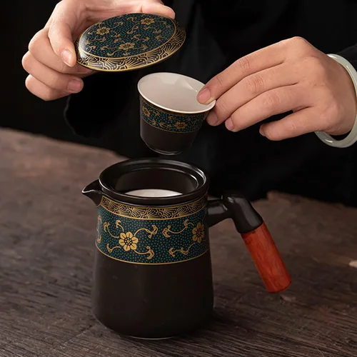 Vista 3 de fanquare Juego de té de gongfu negro, juego de té chino de Kung Fu con ribete dorado, juego de té de porcelana con bolsa portátil