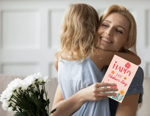Vista 3 de WaaHome Tarjeta de feliz primer día de la madre para la nueva mamá, tarjeta de regalo del día de la madre de flores para primera vez, esperando