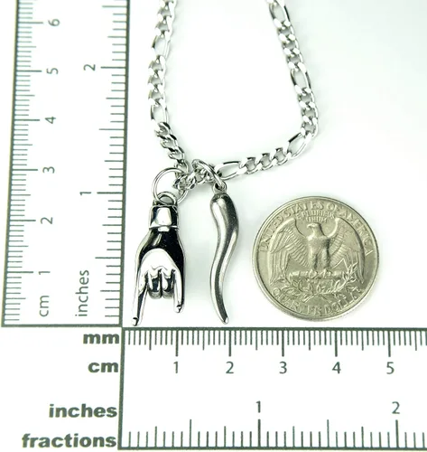 Vista 4 de Collar combinado Mano Cornuto y Cornicello, con cadena Figaro de 20 pulgadas, Portafortuna Italiana Lucky Hand Horn Anti Evil Good Luck Double