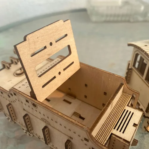 Vista 3 de Express Train - Kit de modelo de rompecabezas de madera 3D de bricolaje - Kit de manualidades de rompecabezas de madera cortado con láser, juguete