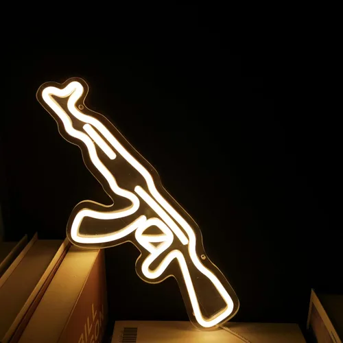 Vista 4 de Letrero de neón AK47Gun, arte de pared LED en forma de pistola, luz de neón LED alimentada por USB para decoración de pared en cueva de hombre, sala