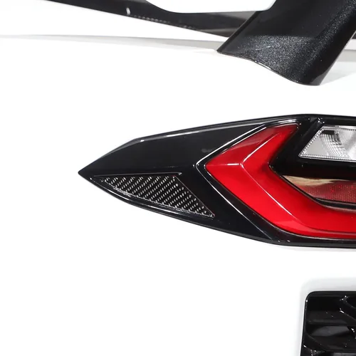 Vista 3 de Daeiclru Adhesivo triangular de fibra de carbono real para luz trasera trasera compatible con Chevrolet Corvette C8 2020-2023, accesorios de moldura