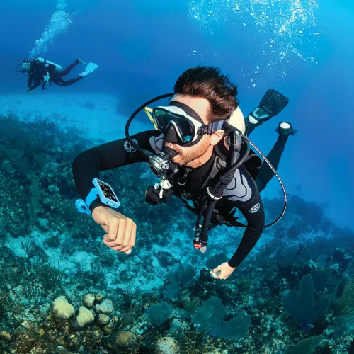 Vista 5 de SCUBAPRO Luna 2.0 Air Integrated (AI) - Ordenador de buceo con Bluetooth®, incluye funda y correa de silicona