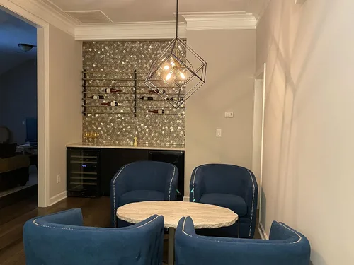 Vista 5 de VintageView Evolution Wine Wall 30 3C - Estante moderno para vino (54 botellas, negro mate/bronce dorado)