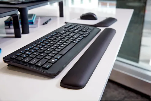 Vista 12 de 3M Reposamuñecas de gel para teclados, tecnología 3M Gel calmante y cubierta suave satinada para comodidad y apoyo durante todo el día, duradero