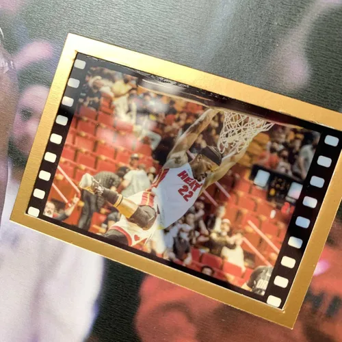 Vista 3 de sufenvera Impresión firmada de Jimmy Butler foto enmarcada con mini pantalla de película, póster para fanáticos del baloncesto, grandes regalos