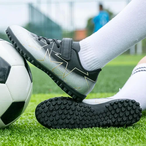 Vista 5 de Timarmtr Zapatos de fútbol para niños y niñas, zapatos de fútbol de interior para niños y niñas, zapatos de fútbol profesionales atléticos