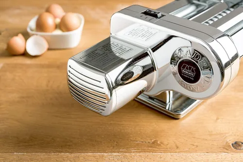 Vista 2 de MARCATO Hecho en Italia Pastadrive 110W Máquina eléctrica de pasta de acero cromado. Compatible con máquinas Atlas & Ampia y Marga Mulino