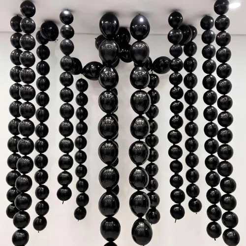 Vista 4 de 100 globos de látex, 10 pulgadas, color negro Enlazable para guirnaldas de arcos rápidos, decoración de boda, cumpleaños, Pascua, no necesita
