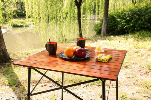 Vista 2 de Portal Mesa Cuadrada Plegable de Aluminio Ligero con Tablero Enrollable para 4 Personas Mesa Compacta con Bolsa de Transporte para Camping, Picnic