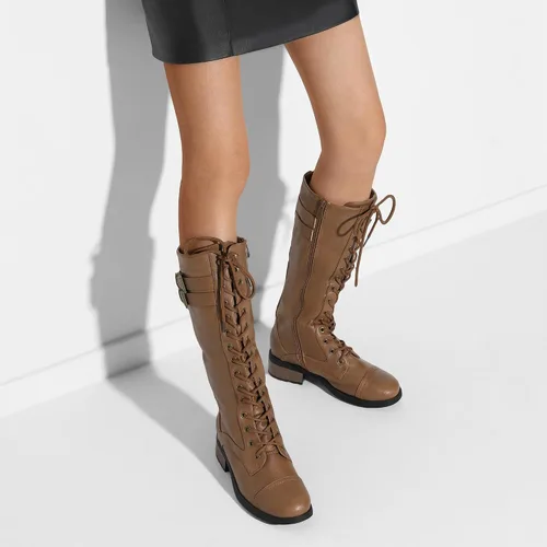 Vista 6 de DREAM PAIRS - Botas de poliuretano a la rodilla para mujer, estilo de equitación o combate