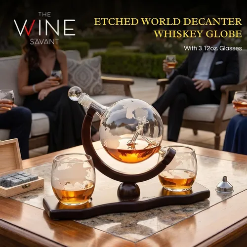 Vista 2 de Decantador del mundo grabado con globo de whisky, juego de regalo de whisky The Wine Savant con avión antiguo, piedras de whisky y 2 vasos de mapa