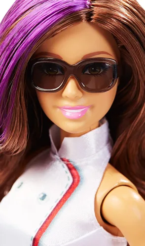 Vista 2 de Barbie Escuadron Espía, muñeca Teresa agente secreto