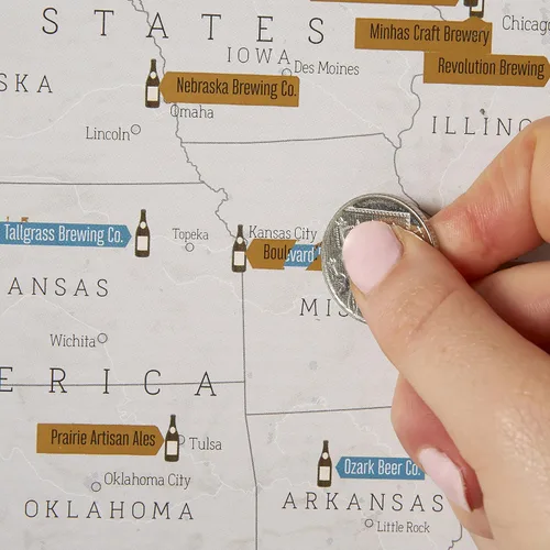 Vista 3 de Scratch Off USA Map - Póster de cervecerías artesanales – Regalos para entusiastas de la cerveza – Maps International – 17 x 22 pulgadas