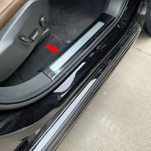 Vista 7 de Para Volvo XC90 2016 2017 2018 2019 2020 2021 2022 2023 2024 2025 Cubierta de placa de umbral de puerta interior (negro)