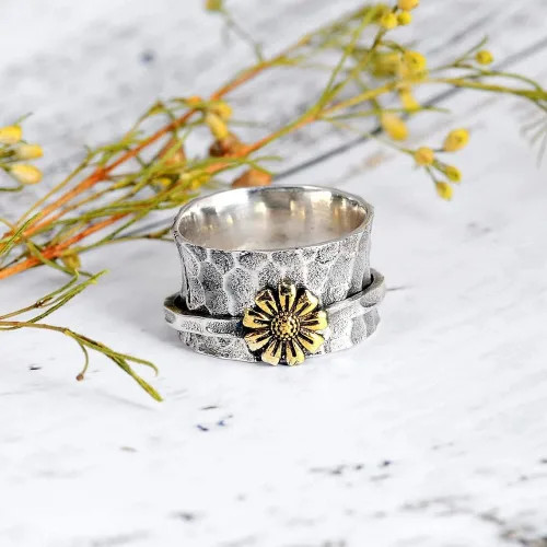 Vista 3 de Anillo giratorio de flores de margarita para mujeres, niñas, hombres, antiansiedad, gira libremente, inspiraciones, alivio del estrés, meditación