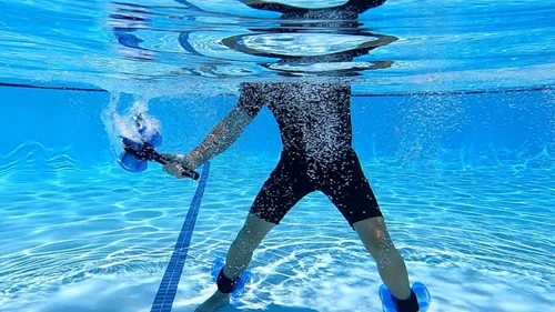 Vista 4 de Hydrorevolution - Entrenador de raquetas acuáticas Aumenta la potencia y la velocidad de giro de la raqueta en el agua Mejora la movilidad