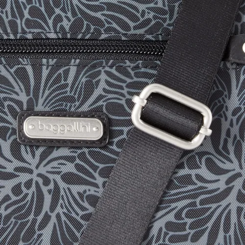 Vista 4 de Baggallini Uptown Bagg con pulsera RFID para teléfono