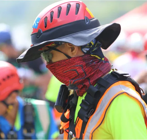 Vista 8 de Casco de escalada, casco de seguridad, accesorios de protección para el sol, traje para escalada, trabajador de gran altitud, un trabajador