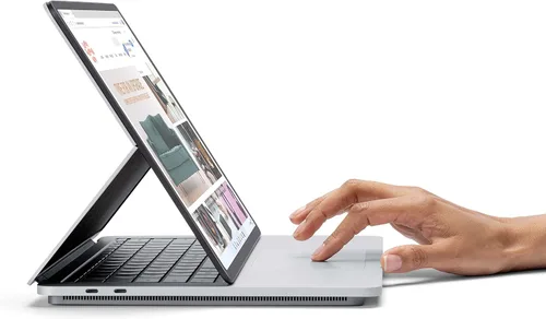 Vista 6 de Microsoft Surface Laptop Studio Pantalla táctil de 14.4 pulgadas Intel Core i7, memoria de 16 GB y unidad de estado sólido SSD de 512 GB, Platino.