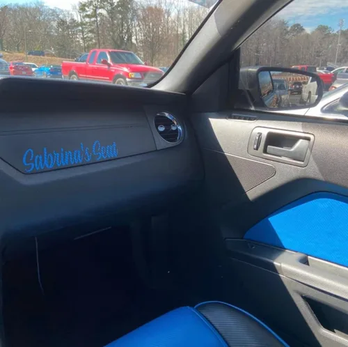 Vista 4 de Girlfriends Wife's Seat Spot Name Passenger Princess - Calcomanía de vinilo para coche, 9 pulgadas, opciones de color y fuente disponibles