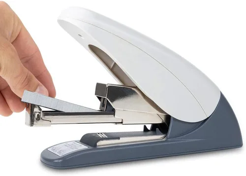 Vista 5 de PowerForce 70 - Engrapadora de oficina plana resistente, de 2 a 70 hojas con un tamaño de 3/8 pulgadas de longitud de pierna, incluye 400 grapas