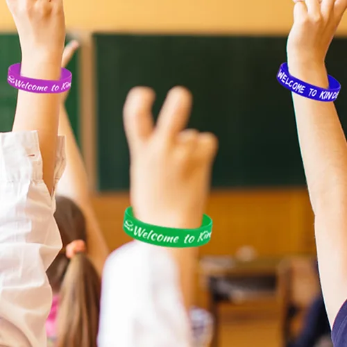 Vista 4 de 24 pulseras de goma para fiesta de jardín de infantes, 100 días de escuela/primer día de escuela/bienvenida a la escuela, suministros de fiesta