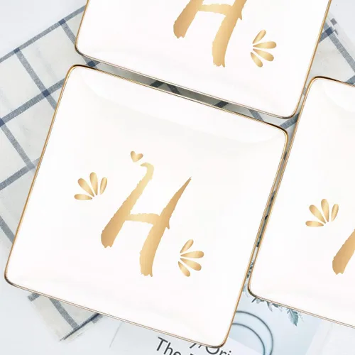 Vista 6 de Rarehaus Plato de anillo de cerámica plato de anillo personalizado y platos de baratija con inicial de oro para tu madre o mejor amiga 26 letras