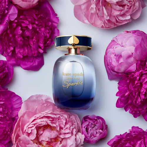 Vista 4 de kate spade new york - Sparkle Eau De Parfum Intense - Fragancia para Mujer - Cálida y Floral - Con notas de grosella negra, peonía y vainilla - 3.3