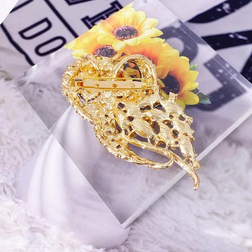 Vista 4 de LAXPICOL Elegante broche de ala de cristal austriaco transparente vintage para mujer