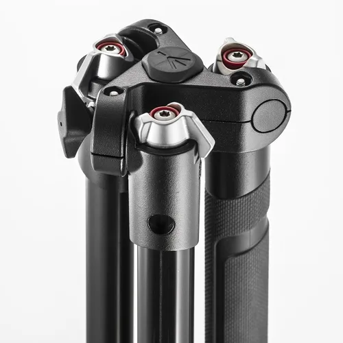 Vista 6 de Manfrotto, MKBFRA4-BH BeFree, trípode de aluminio compacto para viaje, color negro.
