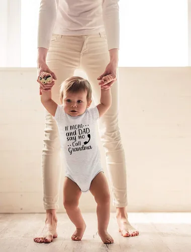 Vista 15 de CBTwear If Mom and Dad Say No Call Grandma - Ropa de bebé - Divertidos trajes para recién nacidos para niños y niñas