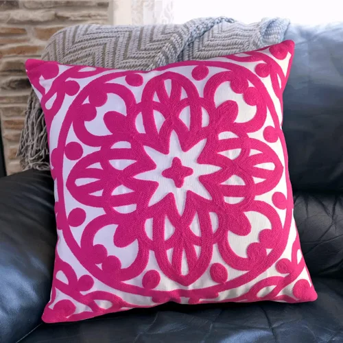 Vista 18 de Alysheer Funda de almohada decorativa bordada de 18 x 18 pulgadas, acogedora y fresca funda de cojín bohemia con diseño de mandala chic de punto
