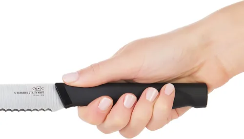 Vista 6 de OXO Good Grips - Tijeras multiusos de cocina y hierbas y buen agarre cuchillo dentado de 5 pulgadas