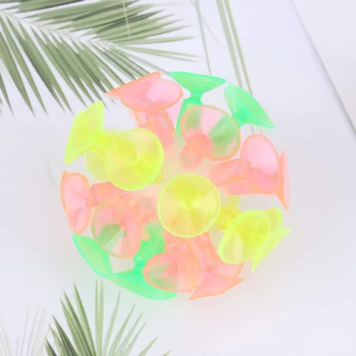 Vista 2 de STOBOK Divertida bola de ventosa: 4 bolas adhesivas de ventosa, juguetes coloridos juguetes novedosos para niños y niñas, recuerdos de fiesta