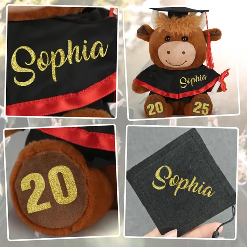 Vista 3 de Peluche personalizado de graduación de vaca de las tierras altas 2026, nombre personalizado con monograma de clase de 2026, lindo regalo