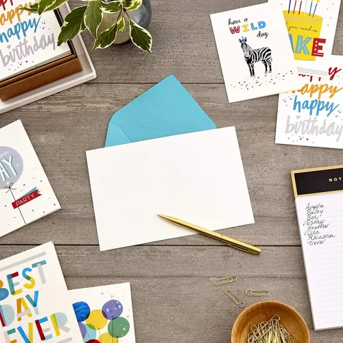 Vista 3 de Hallmark Surtido de tarjetas de cumpleaños, 24 tarjetas con sobres (letras arcoíris, el mejor día de la historia) y surtido de tarjetas