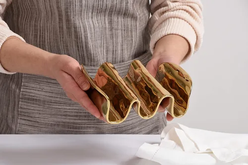 Vista 7 de Pampa Bay Soporte para tacos de porcelana chapada en titanio, 7.5 pulgadas, tono dorado, horno, congelador, apto para lavavajillas