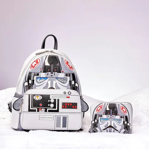 Vista 8 de Loungefly Star Wars billetera lenticular de at at at exclusiva, convención de verano