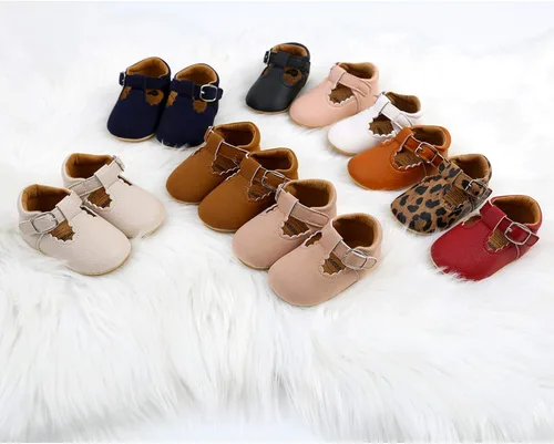 Vista 2 de SOFMUO Zapatos deportivos de cuero con cordones para bebés y niñas con suela de goma suave, mocasines Oxford para recién nacidos, mocasines