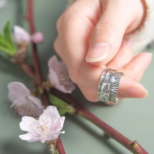 Vista 4 de Anillo giratorio de flor de diente de león para mujeres y hombres, con texto en inglés "I am enough Statement Vintage, antiansiedad, Fidget Rotate