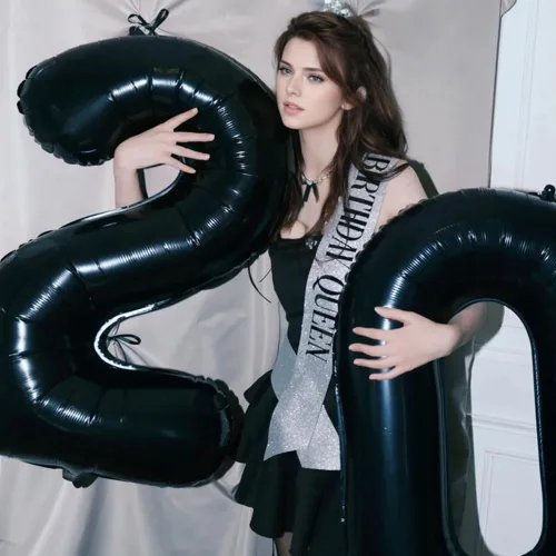 Vista 3 de Globos gigantes de helio de aluminio de 40 pulgadas, color negro, globos digitales grandes del número 0 para decoración de fiesta de cumpleaños