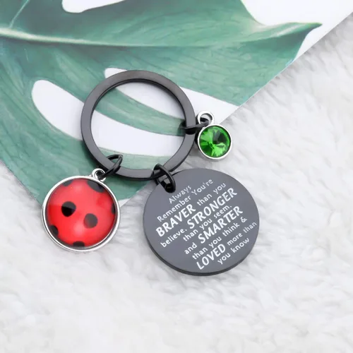 Vista 2 de BAUNA Llavero de mariquita para mejor amiga, regalo de amistad, Always Remember You're Braver Than You Believed, joyería con dije de cosplay
