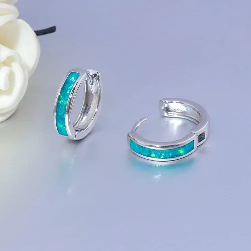 Vista 5 de CiNily Aretes Huggie de ópalo con bisagras, chapados en oro, hipoalergénicos, pequeños aretes de aro para mujeres, adolescentes, niñas, hombres