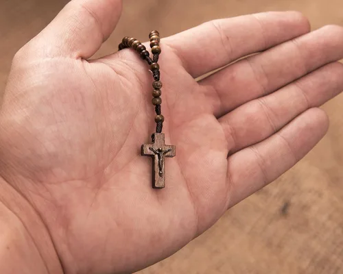 Vista 5 de Rosario de madera de tamaño pequeño de bolsillo Intercession fabricado en Brasil