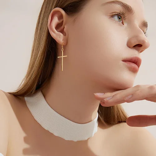 Vista 8 de HAIAISO 3 pares de aretes de cruz de acero inoxidable clásicos de oro rosa, plata y cruz colgantes, joyería de cruz minimalista para mujer