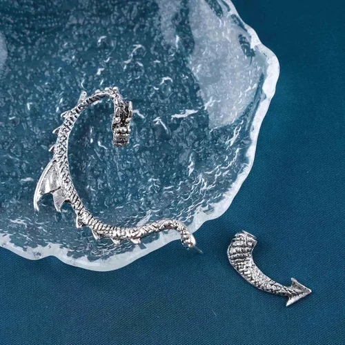 Vista 6 de Aneneiceera Aretes de oreja de dragón gótico, aretes dorados de dragón trepador, aretes largos de dragón exagerado, aretes de clip de cartílago