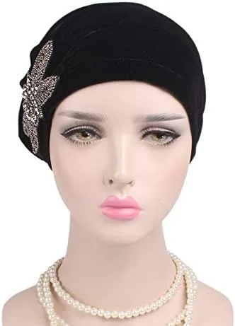 Vista 2 de YiYi Operation Gorro de terciopelo elástico para mujer, gorro de quimioterapia con cuentas de flores para el cabello